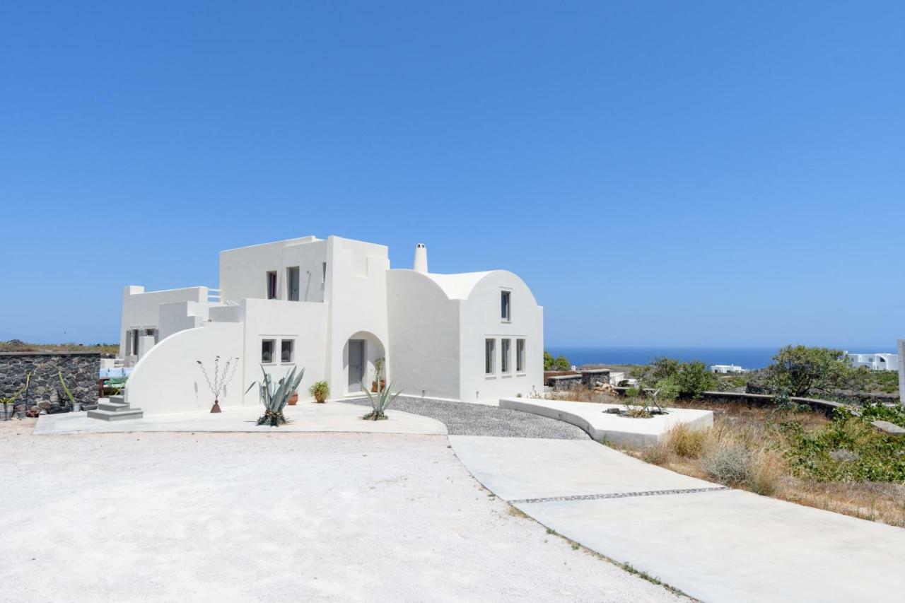 Home Of Lilies Fira  Exterior photo
